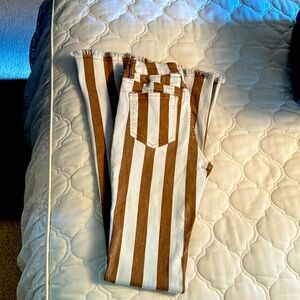 Wisteria lane bell bottom flare jeans size small 0-2. NWOT